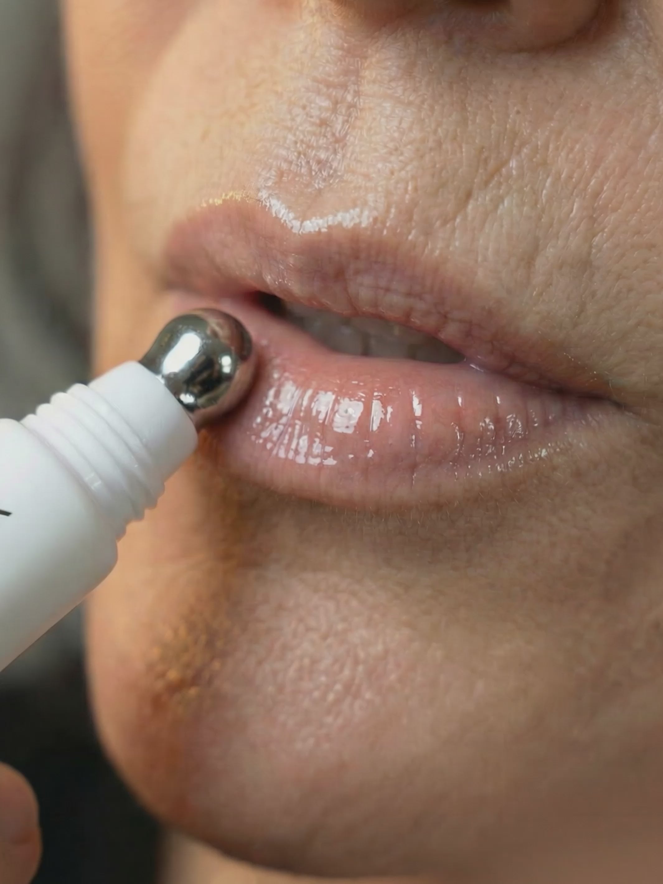 https://cdn.shopify.com/videos/c/o/v/ec9e2dc176c84038be769f487a00f155.mp4